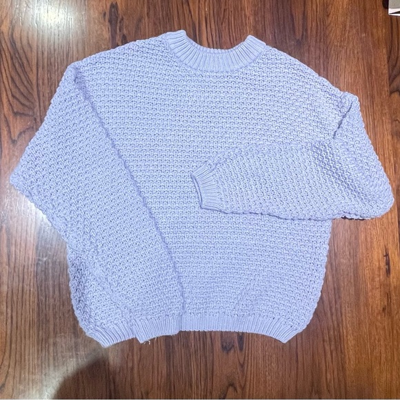 Light purple sweater, women’s large - Picture 3 of 5